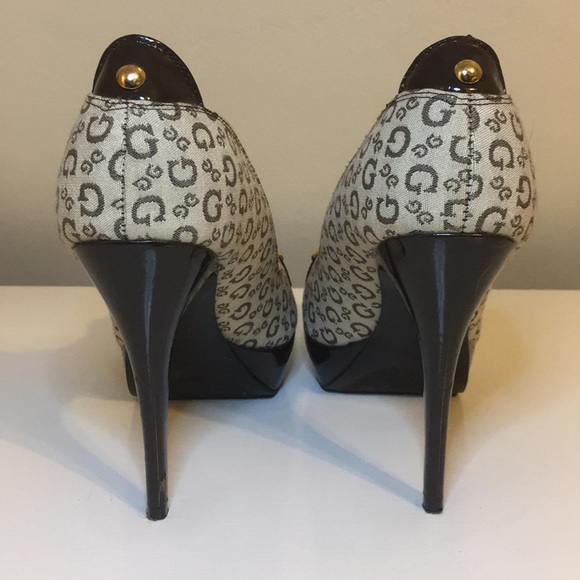 GUESS Women’s Peep-Toe Pumps - Picture 4 of 8